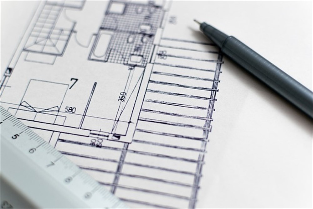 Comment s'assurer que le permis de construire délivré respecte le PLU ?