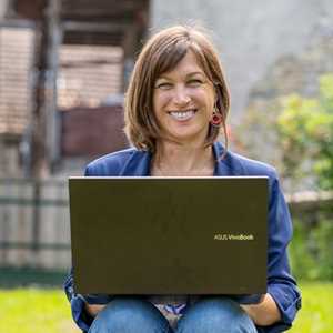 Julie, un créateur de site à L'Isle-d'Abeau